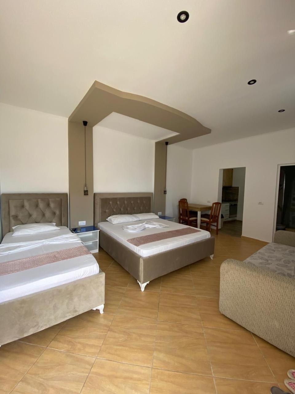 Vila Floban & Mirdar Koshi Sarandë Exteriör bild