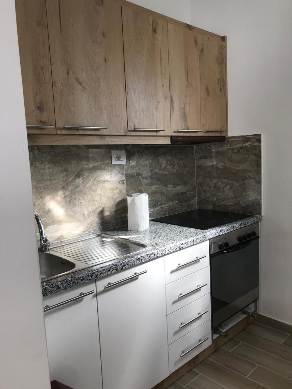 Vila Floban & Mirdar Koshi Sarandë Exteriör bild