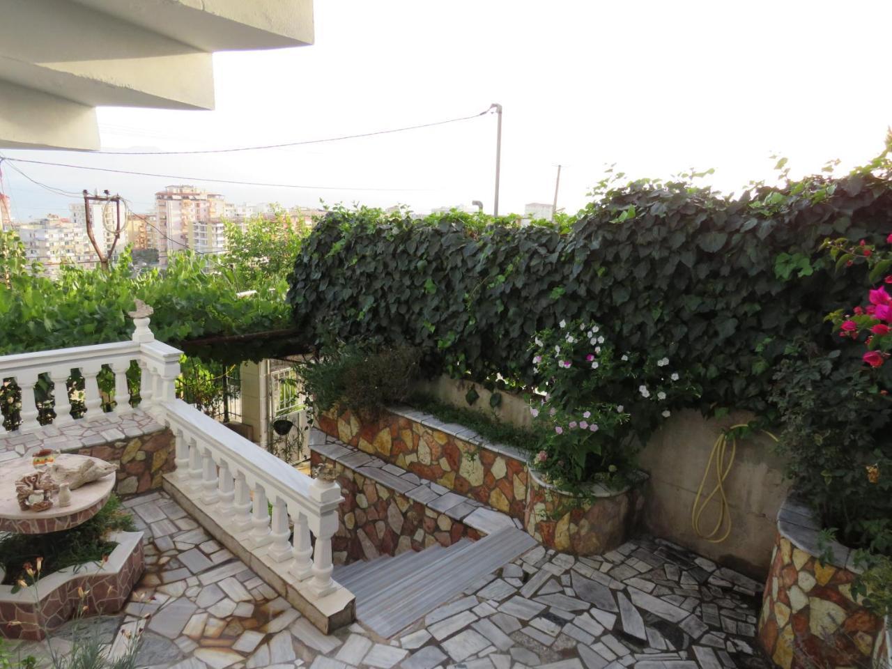 Vila Floban & Mirdar Koshi Sarandë Exteriör bild