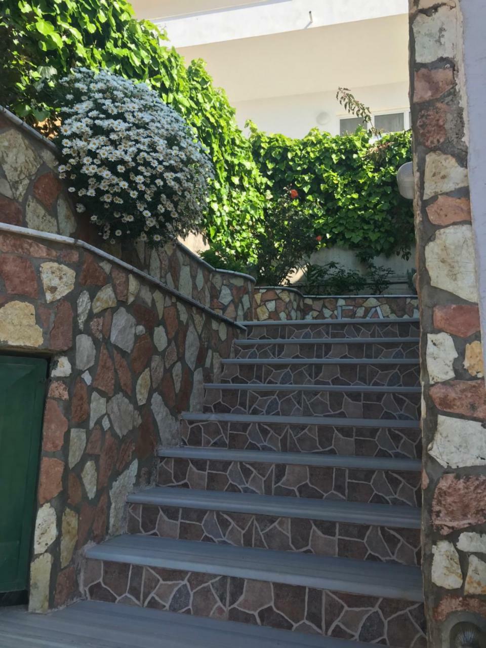Vila Floban & Mirdar Koshi Sarandë Exteriör bild